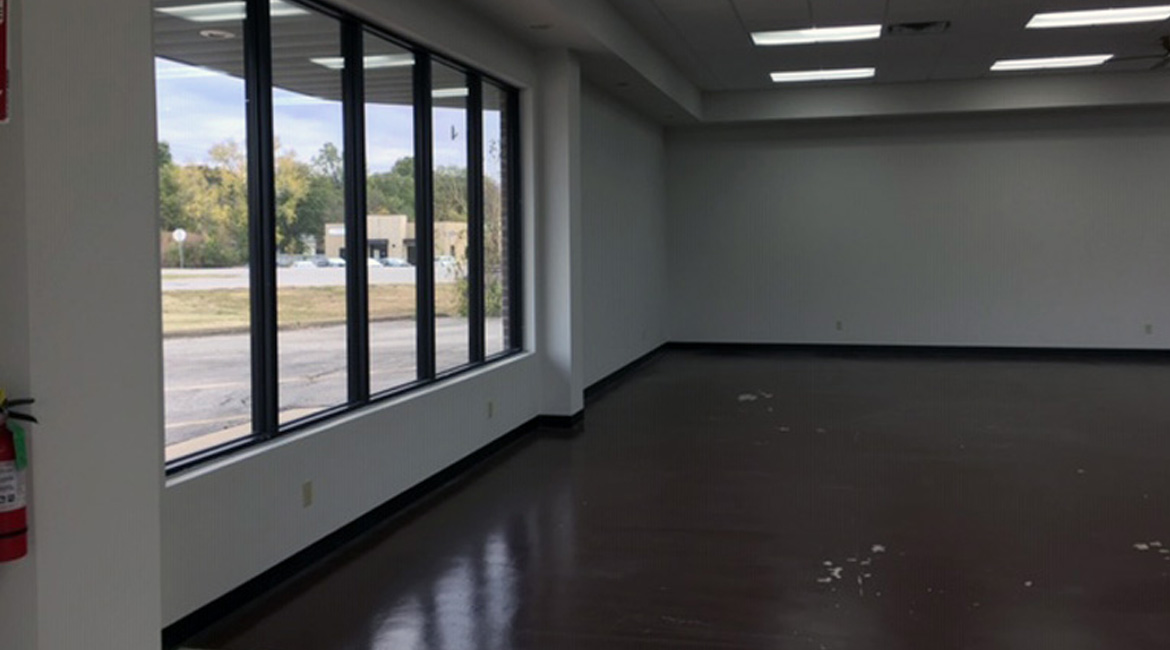 Retail Space w/Route 66 Frontage